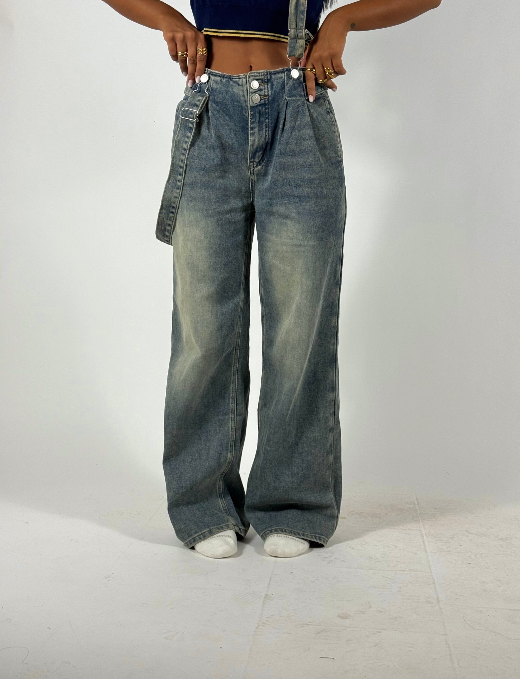 Jeans Sabbiato con Bretelle
